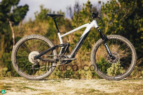 Moustache Samedi 29 Trail avaliação e ficha técnica
